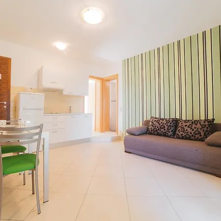 公寓 Sea View 奥米什