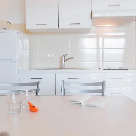 公寓 Sea View 奥米什